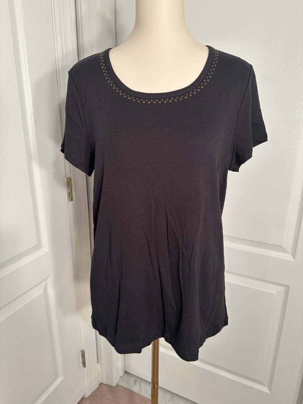 Women’s Black Short-Sleeve Tee with Decorative Neck Sz XL